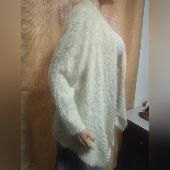 Lauren Michelle Cream Women's Cardigan - Picture 4 of 5